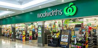 Woolworthsはこういう店。「ウルワース」と発音します。Wooly（ウリー）と呼ぶとオーストラリア風です